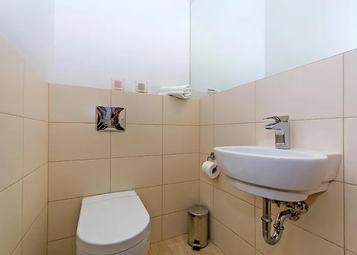 Mumbai - Neptun Park By Oneapartments Apartmán